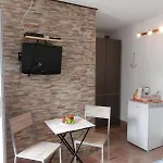 Vendégház Tiho 2*