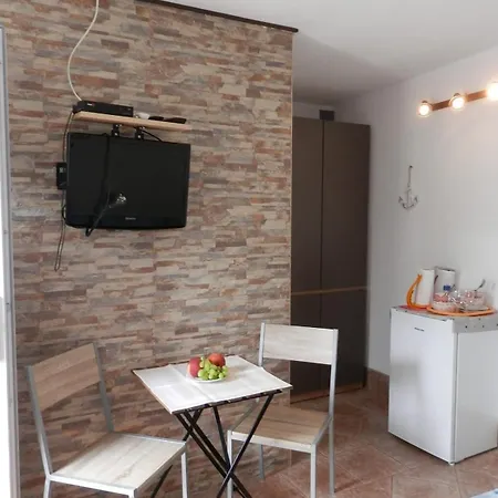 Guest house Tiho 2*