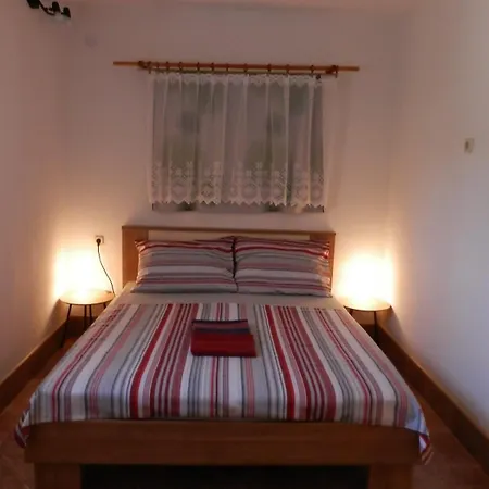 Πανσιόν Tiho