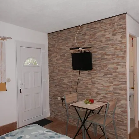 Tiho Guest house