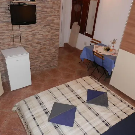 Guest house Tiho Silba